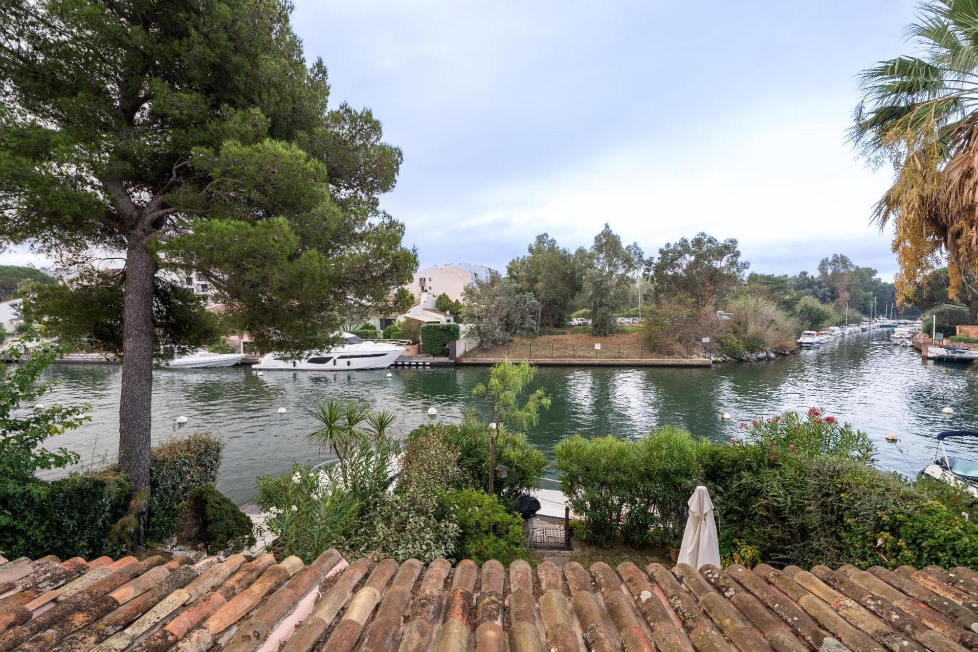La Petite Venise Grimaud Exterior foto